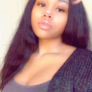 Meet your Posher, Simone